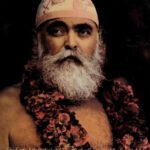 خرید و دانلود نسخه کامل کتاب The Knee Of Listening: The Divine Ordeal of the Avataric Incarnation of Conscious Light