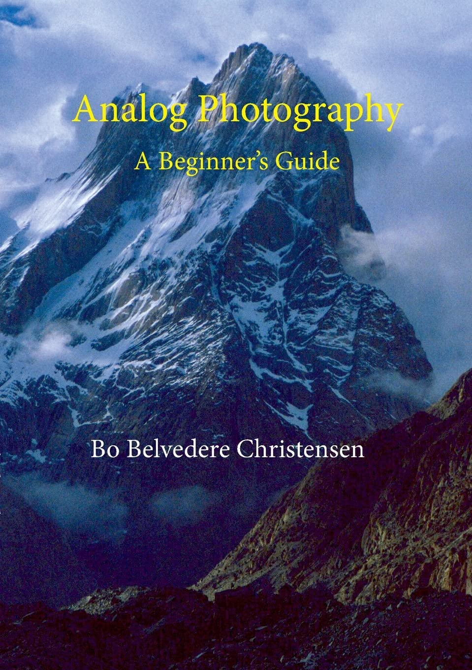 خرید و دانلود نسخه کامل کتاب Analog Photography: A Beginner’s Guide_68e03635f17e6.jpeg خرید و دانلود نسخه کامل کتاب Analog Photography: A Beginner’s Guide