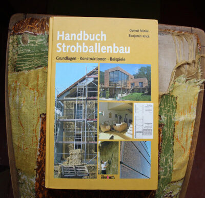 خرید و دانلود نسخه کامل کتاب Handbuch Strohballenbau: Grundlagen, Konstruktionen, Beispiele