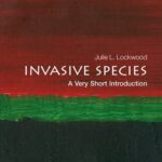 خرید و دانلود نسخه کامل کتاب Invasive Species: A Very Short Introduction