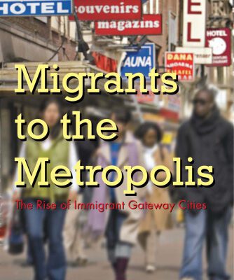 خرید و دانلود نسخه کامل کتاب Migrants to the Metropolis: The Rise of Immigrant Gateway Cities (Space, Place and Society)