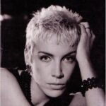 خرید و دانلود نسخه کامل کتاب The Best of Annie Lennox