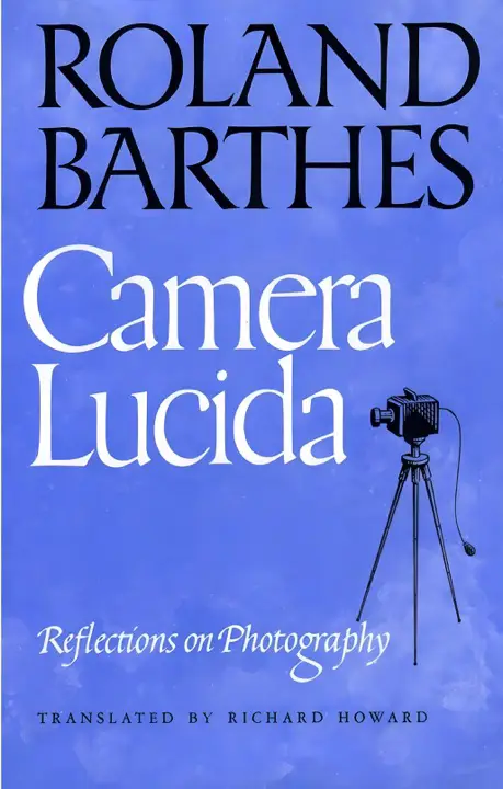 camera-lucida-reflections-on-photography-by-roland-barthes_6a172529869d6 خرید و دانلود نسخه کامل کتاب صوتی انگلیسی اتاق روشن: اندیشههایی درباره عکاسی، اثر رولان بارت Camera Lucida: Reflections on Photography by Roland Barthes - تصویر 1