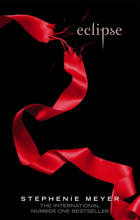 eclipse-by-stephenie-meyer_6a037504b0934 خرید و دانلود نسخه کامل کتاب صوتی انگلیسی کسوف (Eclipse)، اثر استفانی مایر (از مجموعهی گرگ و میش (Twilight)) Eclipse by Stephenie Meyer - تصویر 1